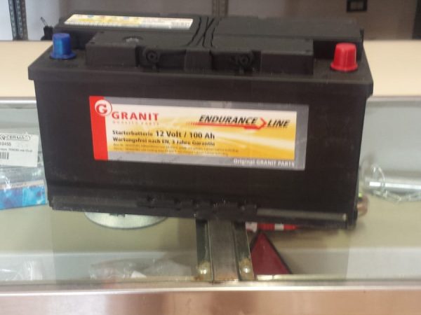 Batteria riempita Granit 100Ah 12V