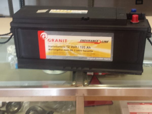Batteria riempita Granit 135Ah 12V