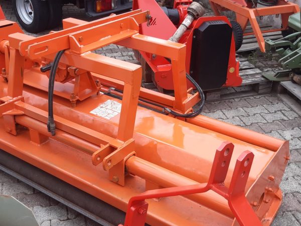 Trincia usata Reversibile Marca Agrimaster modello RV 2000 a mazze e coltelli