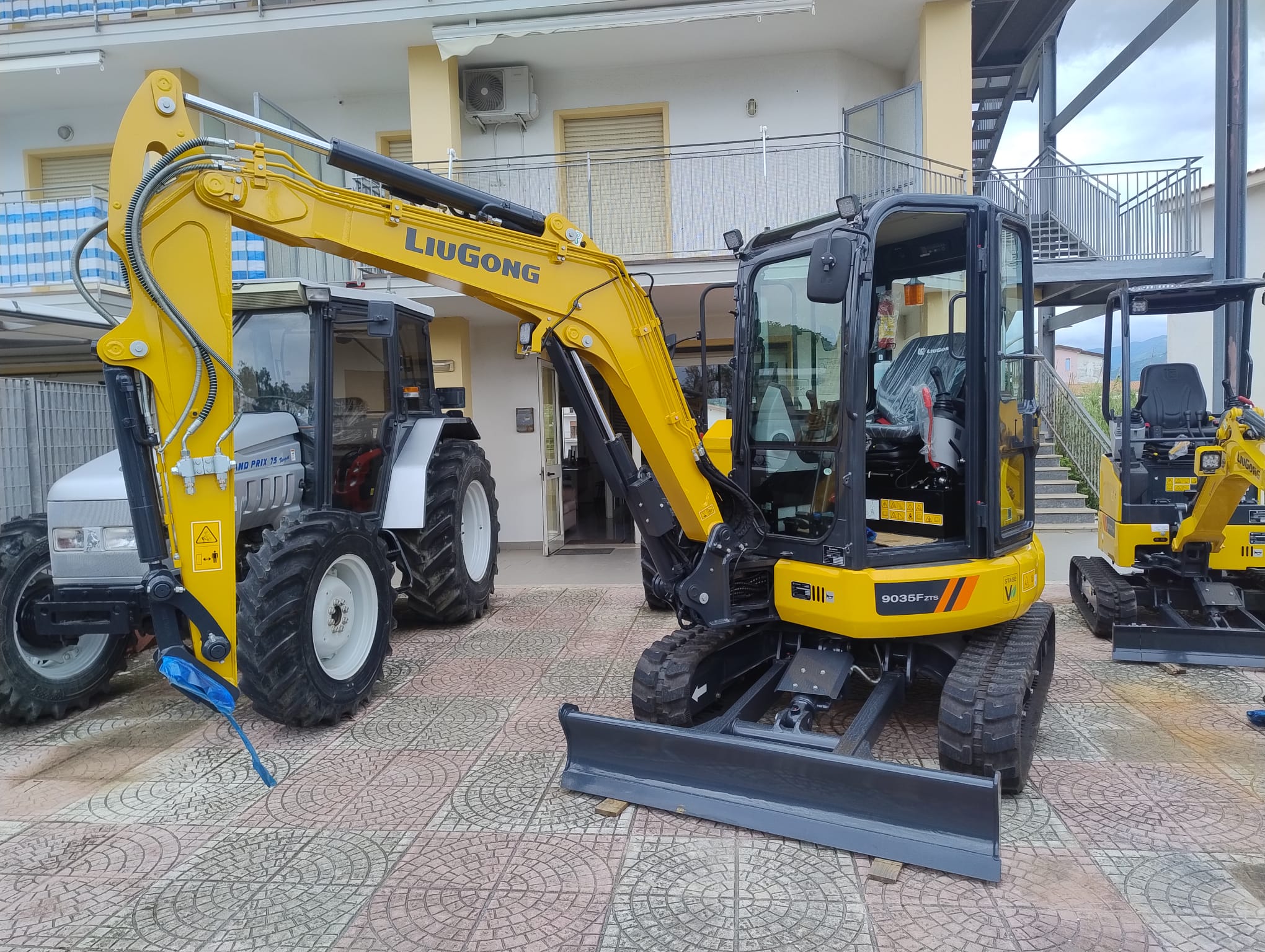 Escavatore Nuovo LiuGong 9035F (39 Quintali)
