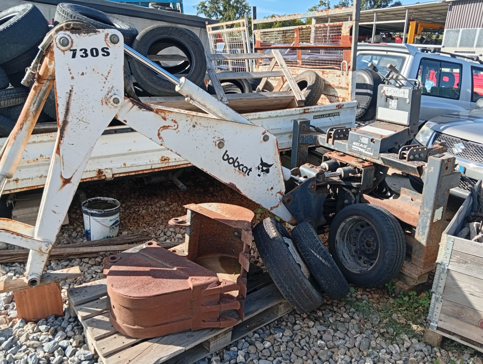 Retroescavatore usato Marca Bobcat 730S