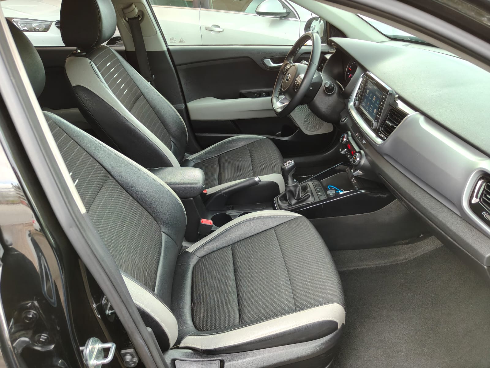 KIA Stonic 1.6 CRDI Energy - 2019 - immagine 3
