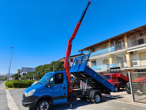 Iveco Daily 35 C15  Ribaltabile + Gru -  2013