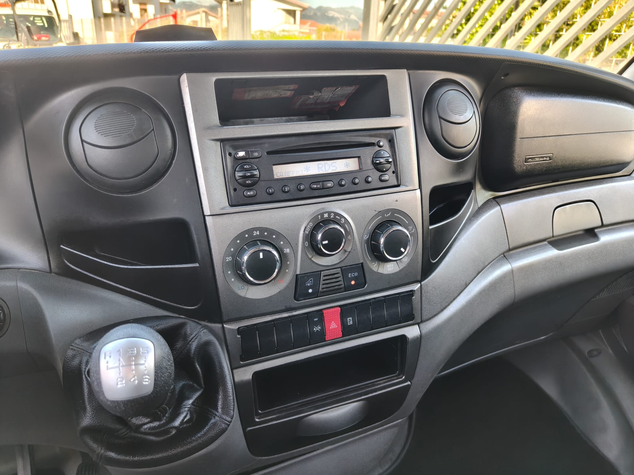 Iveco Daily 35 C15 Ribaltabile + Gru - 2013 - immagine 3