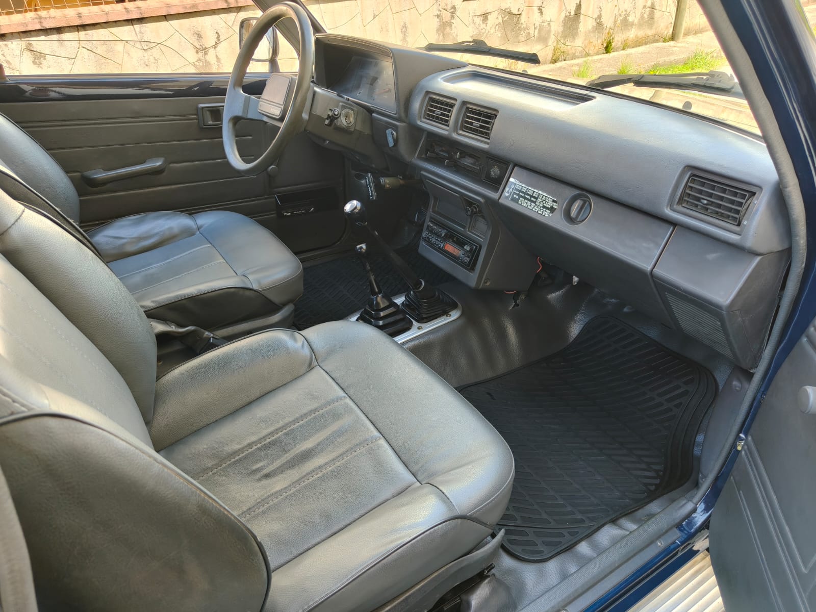 Toyota Hilux LN 65 - 4 porte – 4x4 - immagine 10