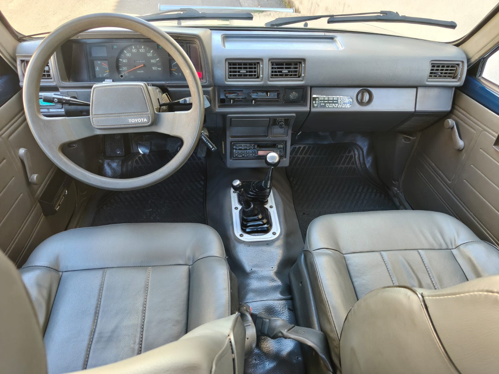 Toyota Hilux LN 65 - 4 porte – 4x4 - immagine 14