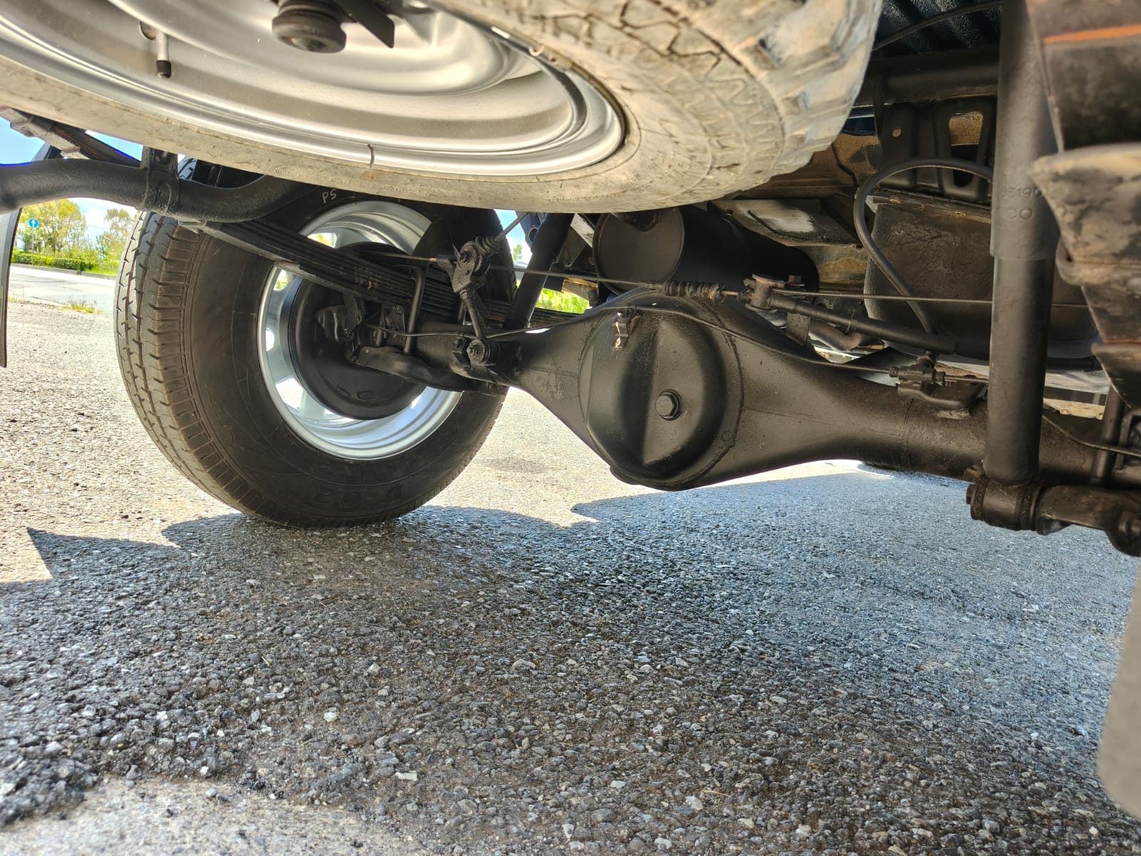Toyota Hilux LN 65 - 4 porte – 4x4 - immagine 17