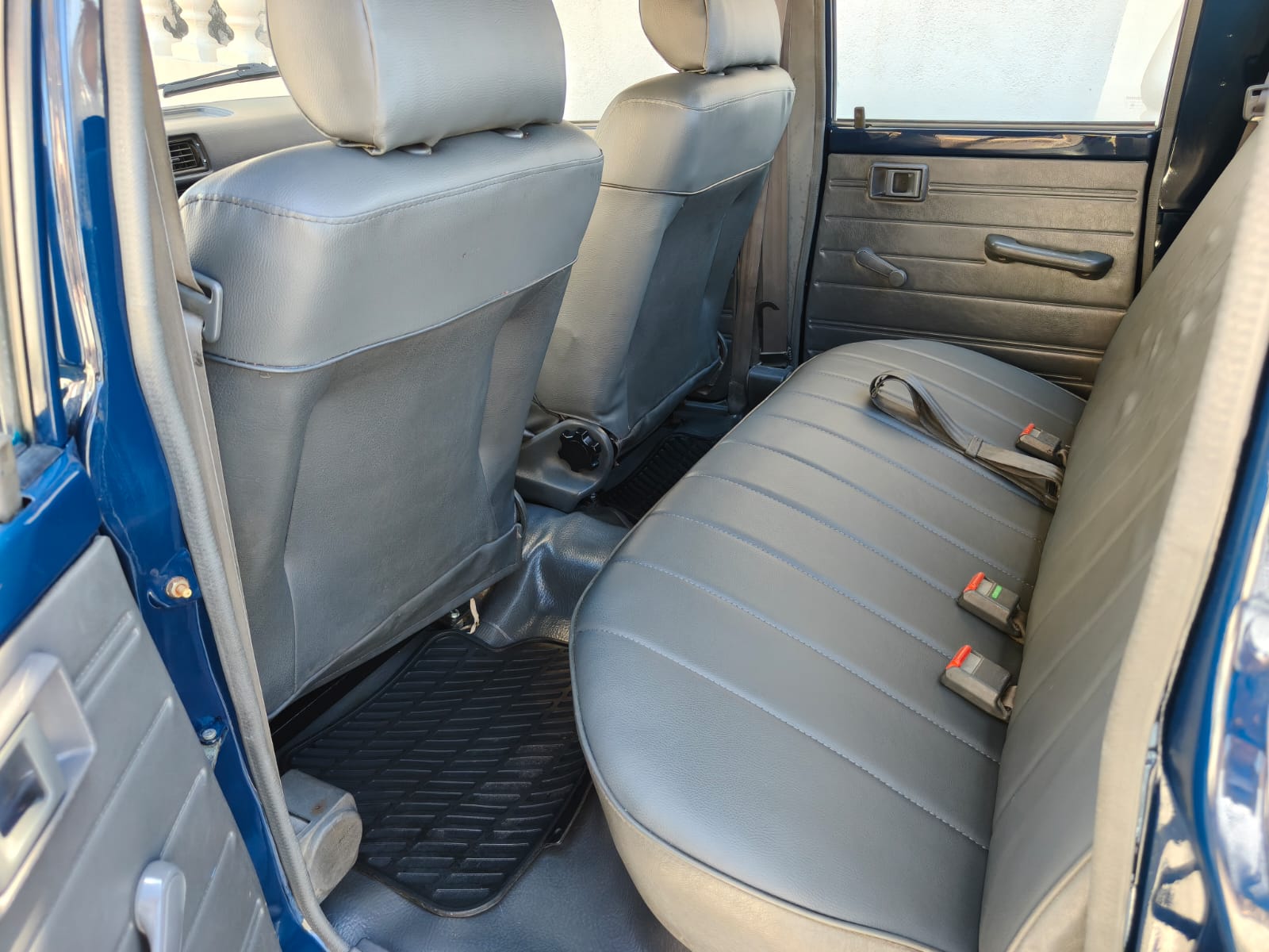 Toyota Hilux LN 65 - 4 porte – 4x4 - immagine 21