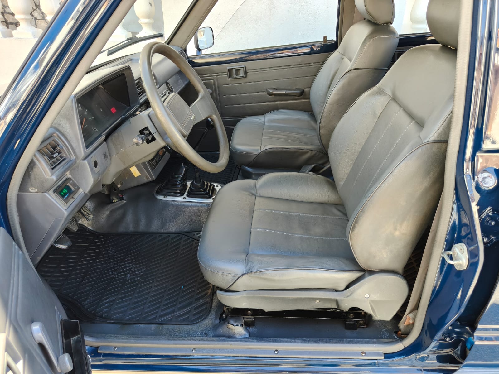 Toyota Hilux LN 65 - 4 porte – 4x4 - immagine 6