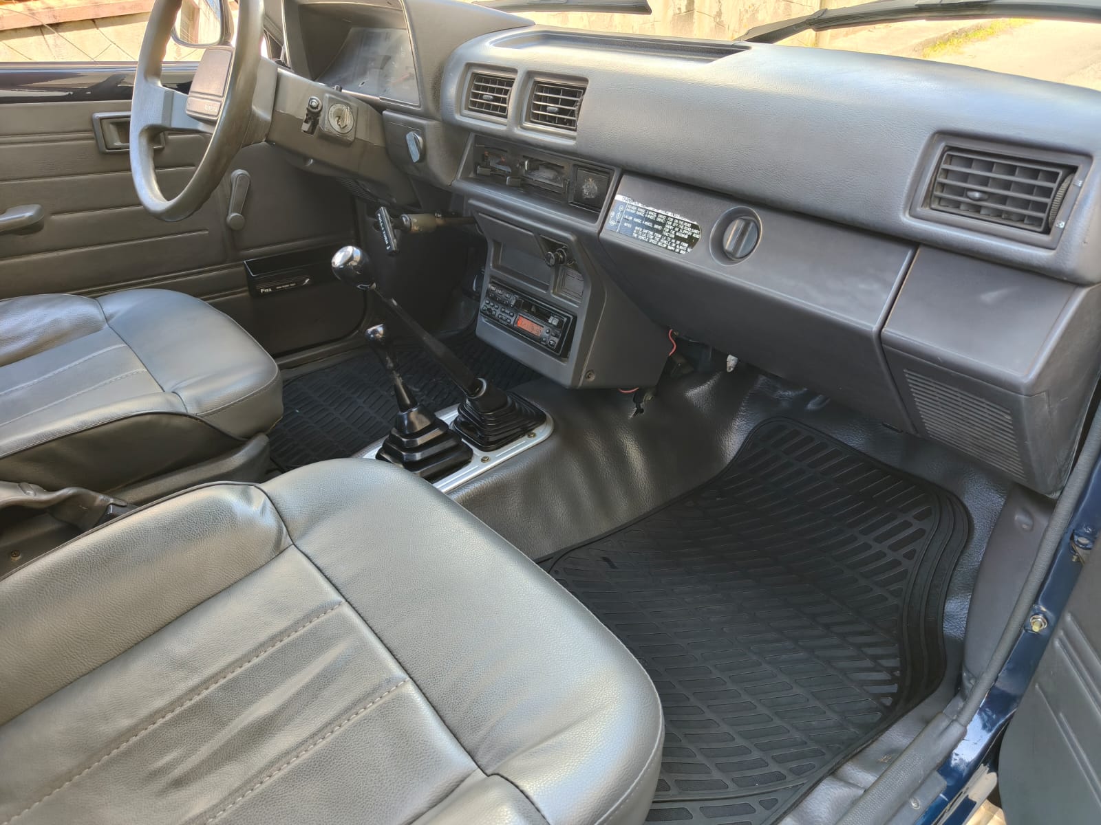 Toyota Hilux LN 65 - 4 porte – 4x4 - immagine 9