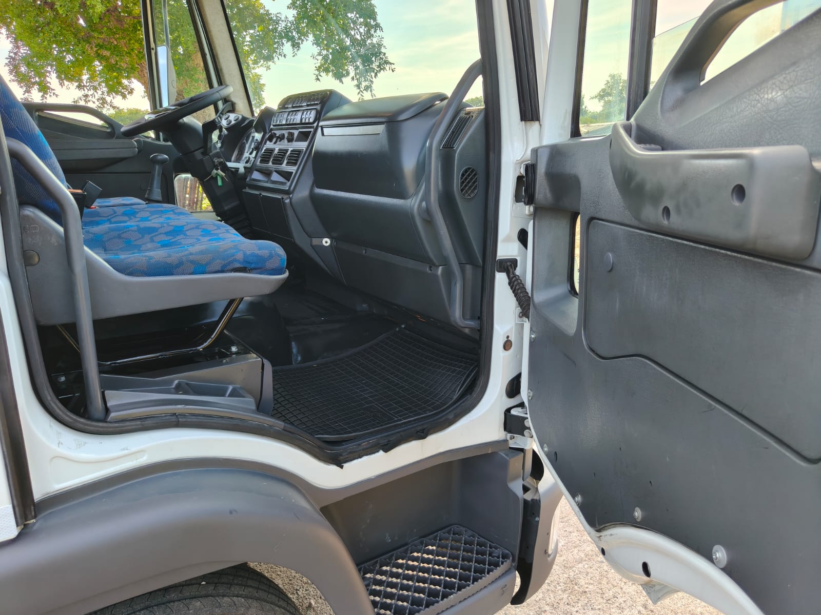 Iveco Eurocargo 100e18 - Ribaltabile + Gru - 2005 - immagine 11
