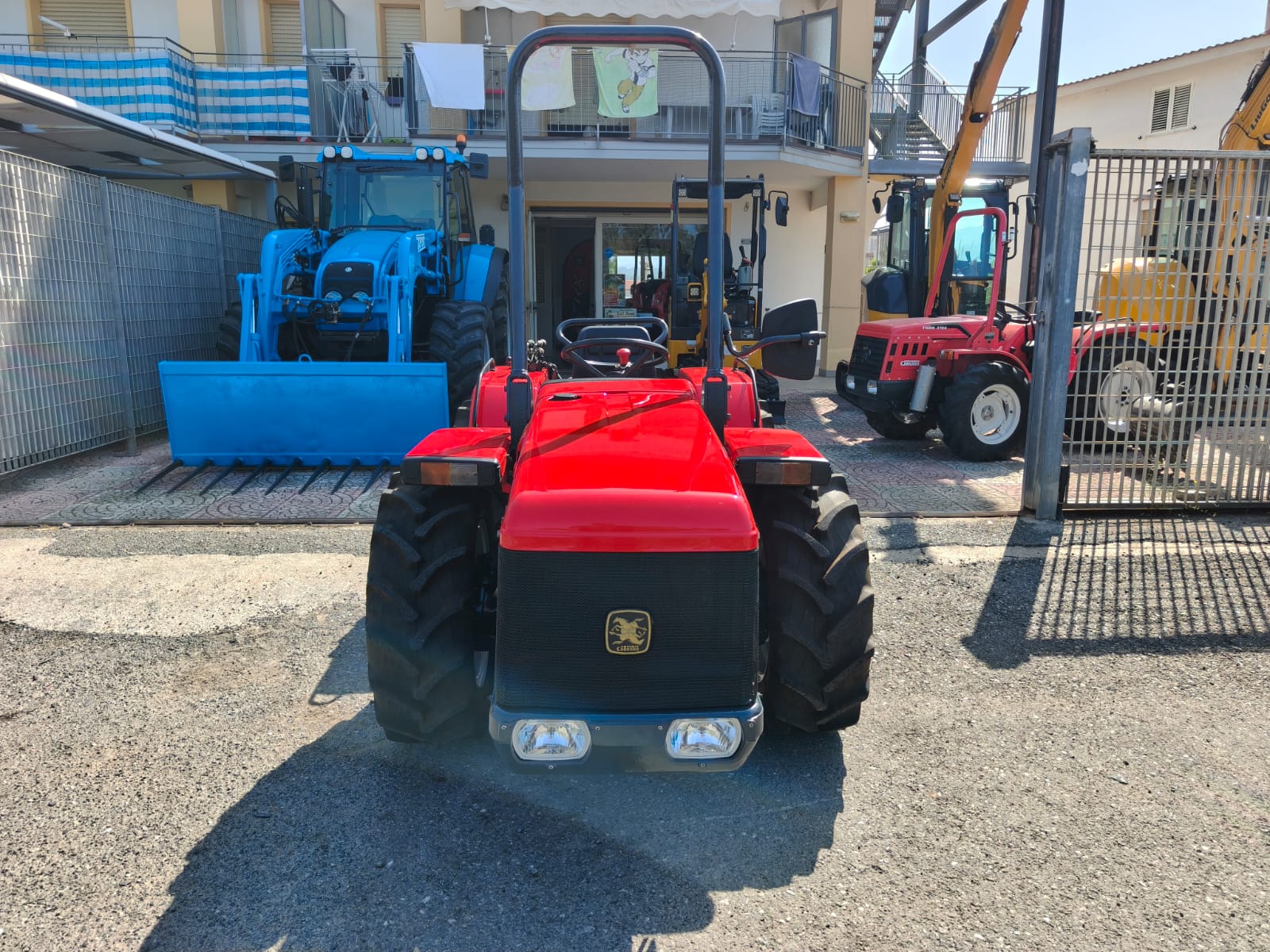 Trattore gommato A. Carraro Tigrone 8400 - Frutteto - immagine 2