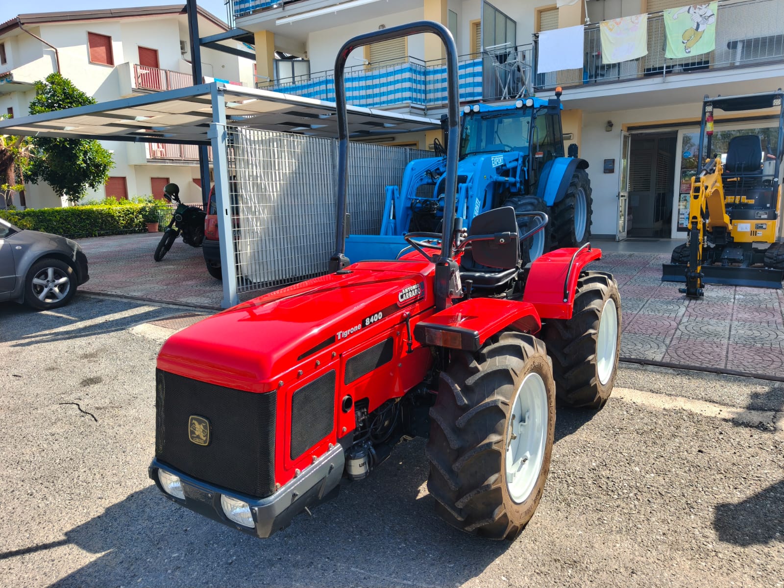 Trattore gommato A. Carraro Tigrone 8400 - Frutteto